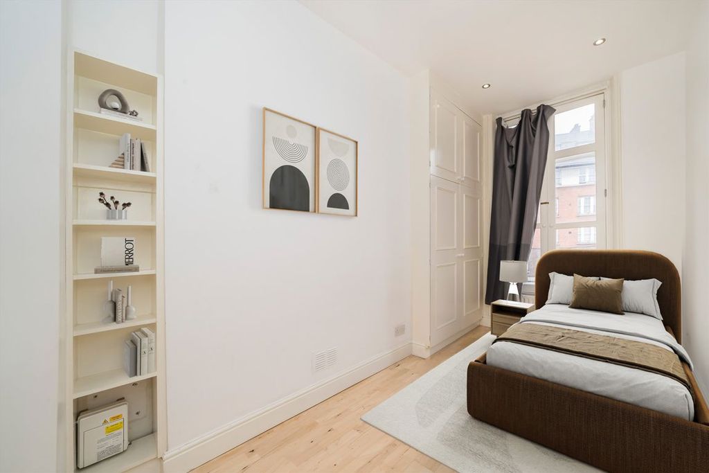 Property photo 3 of 5