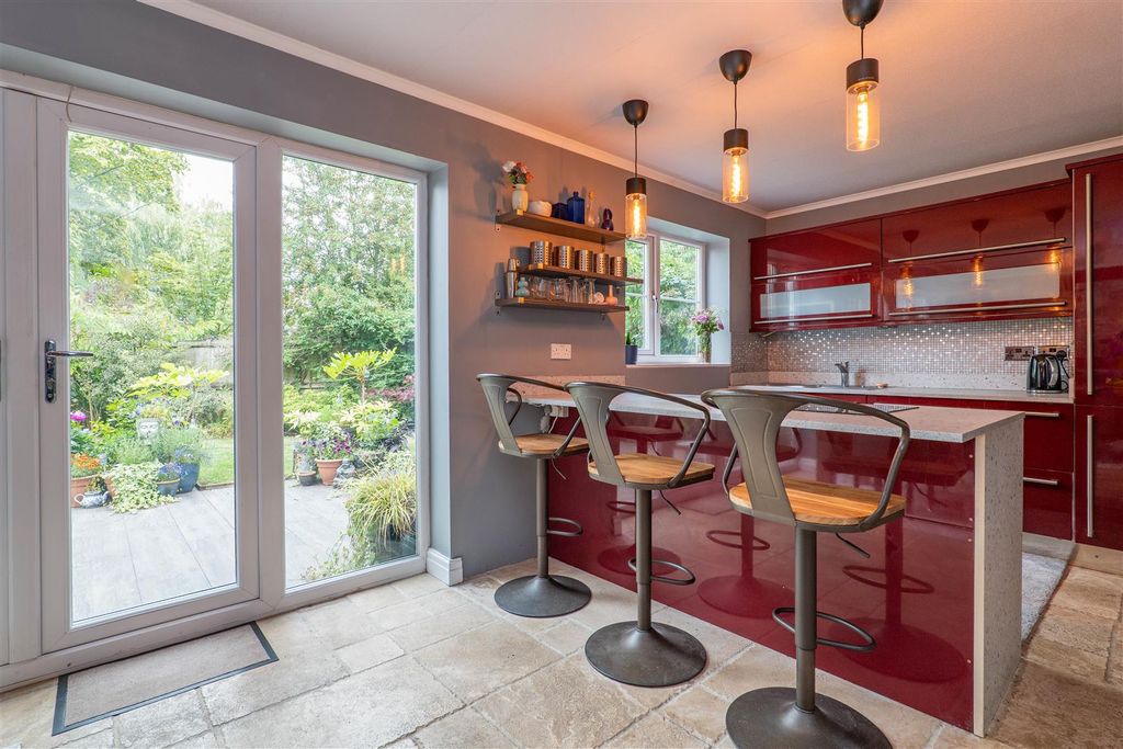 Property photo 3 of 30 Kitchen/Diner
