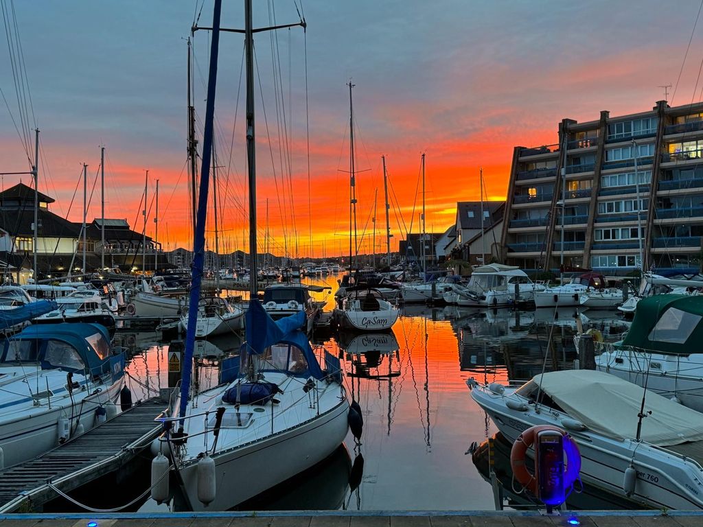 Property photo 2 of 33 Oyster Quay_Sunset