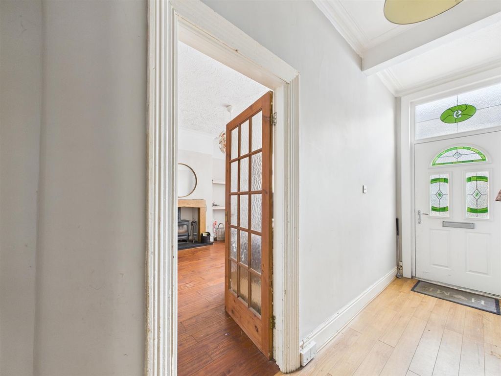 Property photo 3 of 32 Cam03604G0-Pr0233-Still015.Jpg