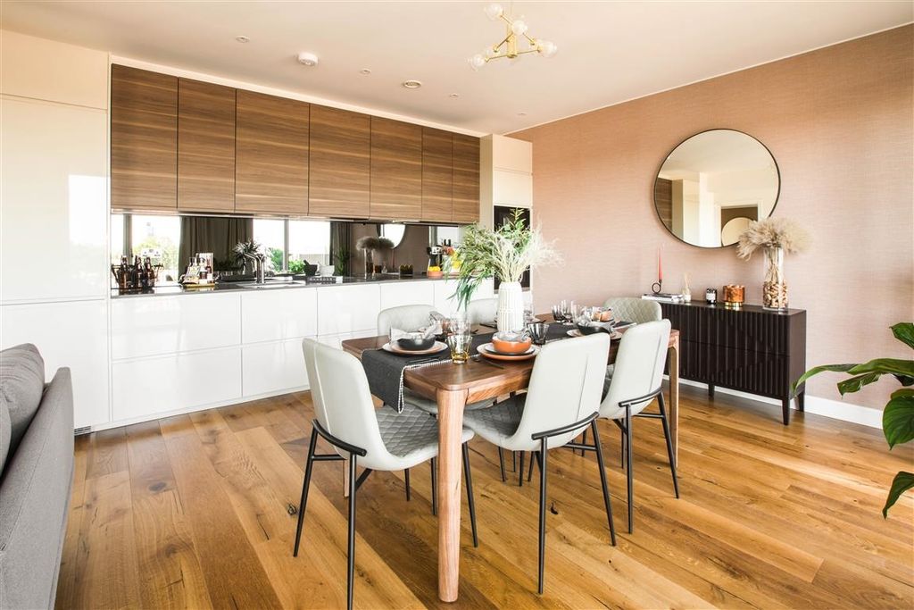 Property photo 2 of 20 Botanicalmews_Sho...