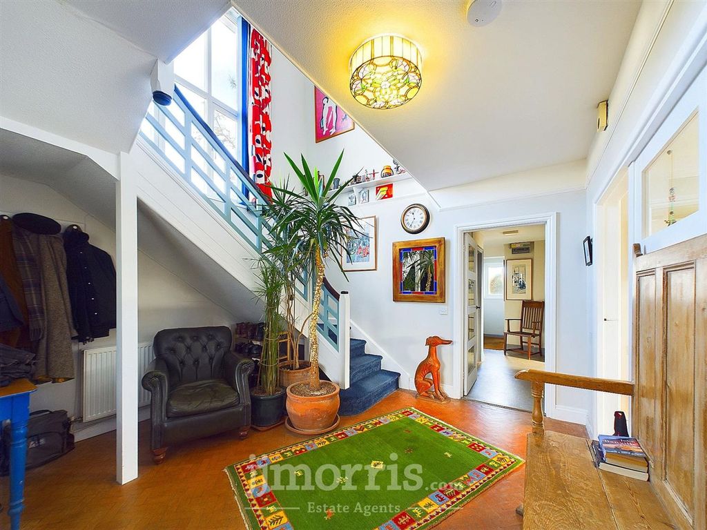 Property photo 3 of 24