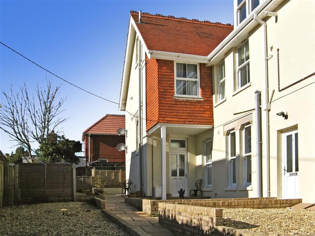 Property photo 1 of 8 Front