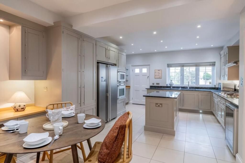 Property photo 3 of 18 5.Jpeg