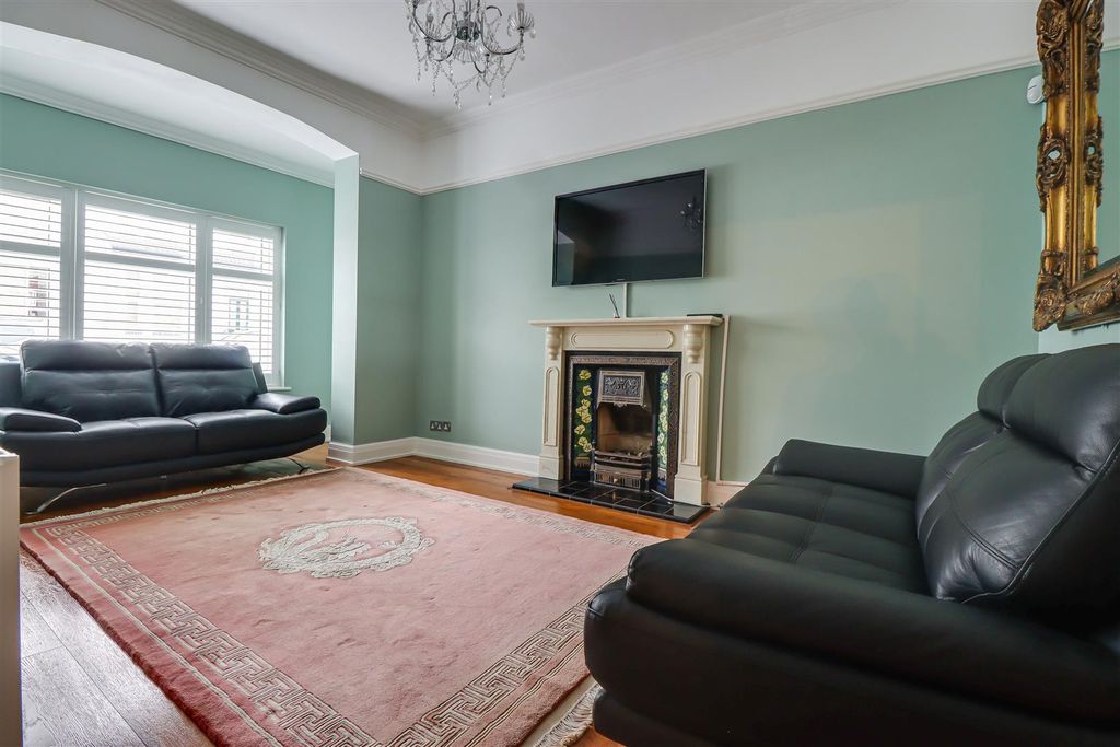 Property photo 3 of 29