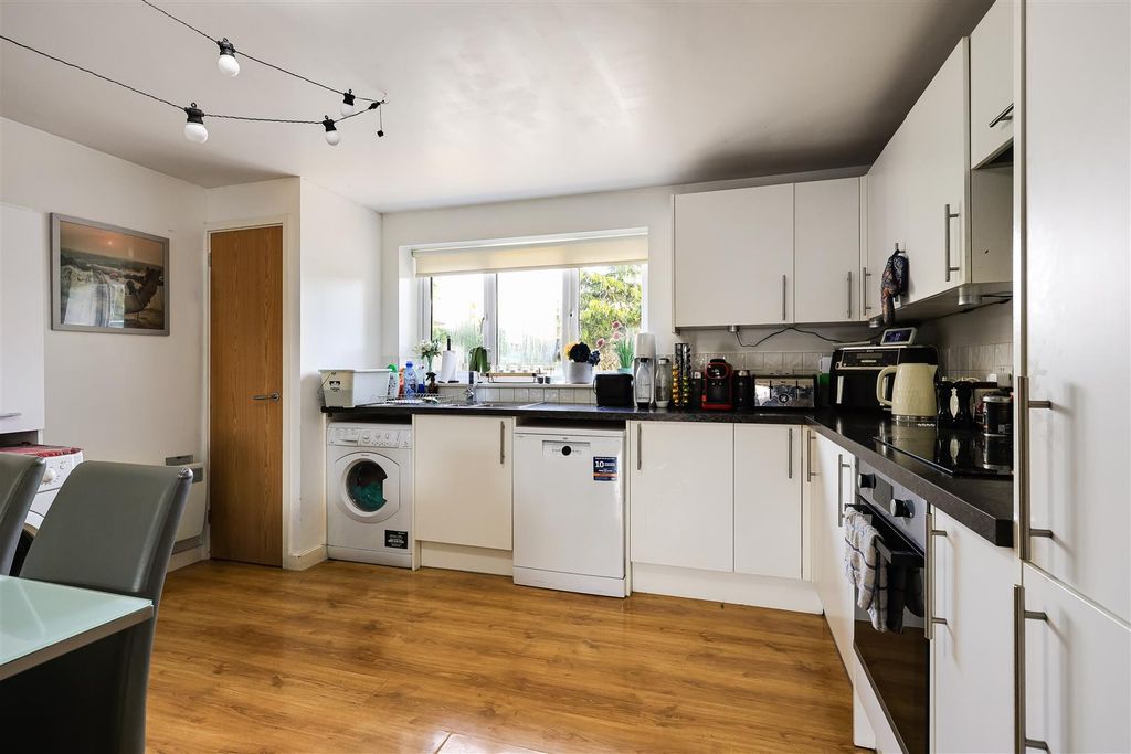 Property photo 3 of 22 Img (11).Jpg