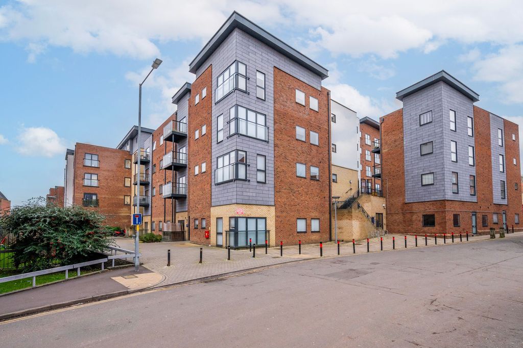 Property photo 1 of 13