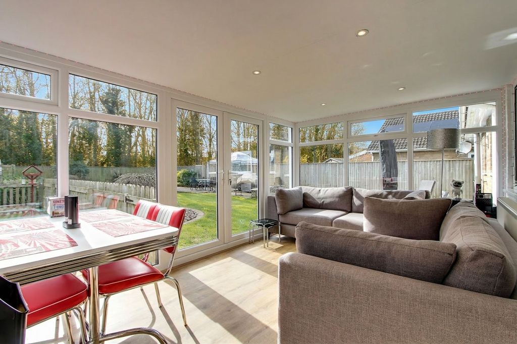 Property photo 2 of 32