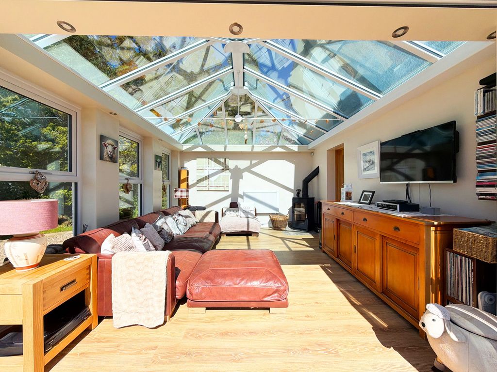 Property photo 3 of 36