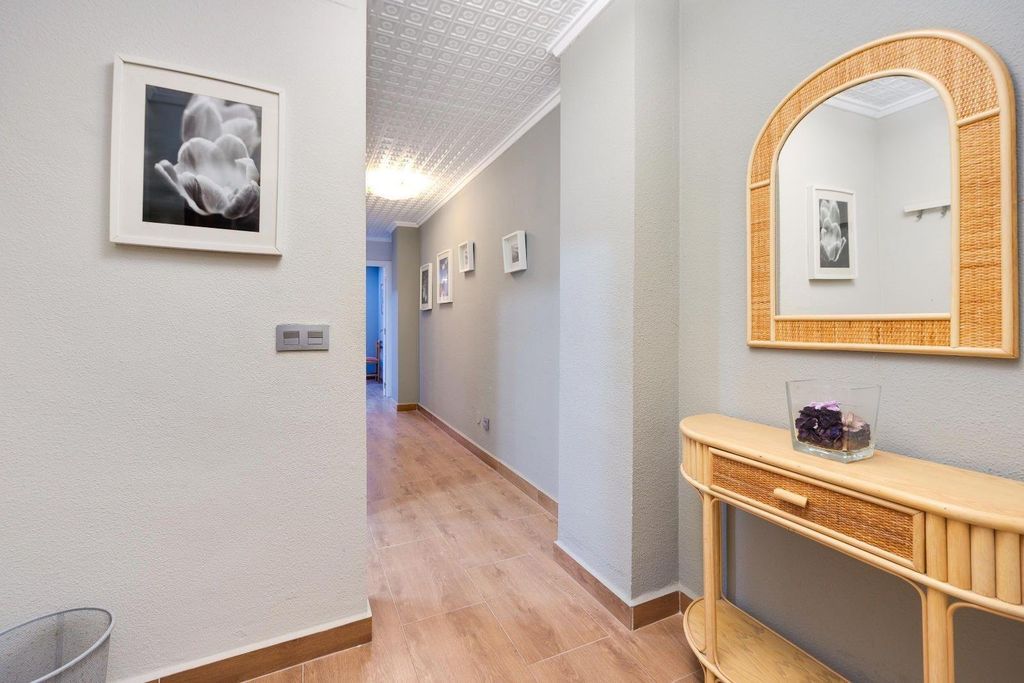 Property photo 2 of 41