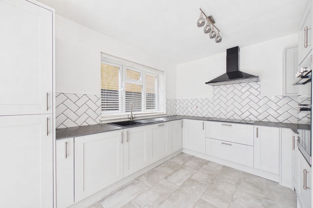 Property photo 2 of 14 Picture No. 04