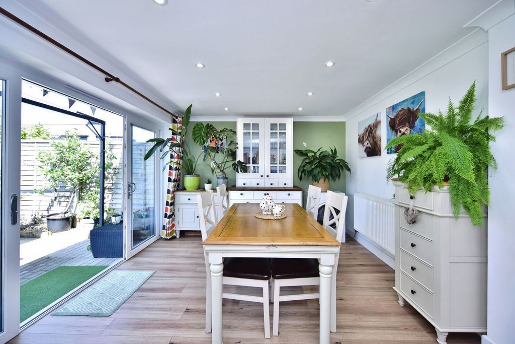 Property photo 3 of 22 Pbox-Img.Jpg