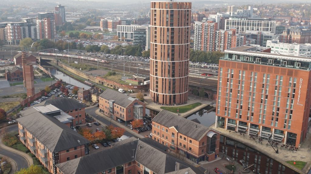 Property photo 3 of 34