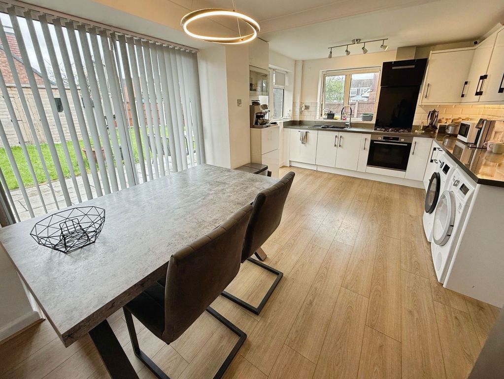 Property photo 2 of 21 Kitchen Diner