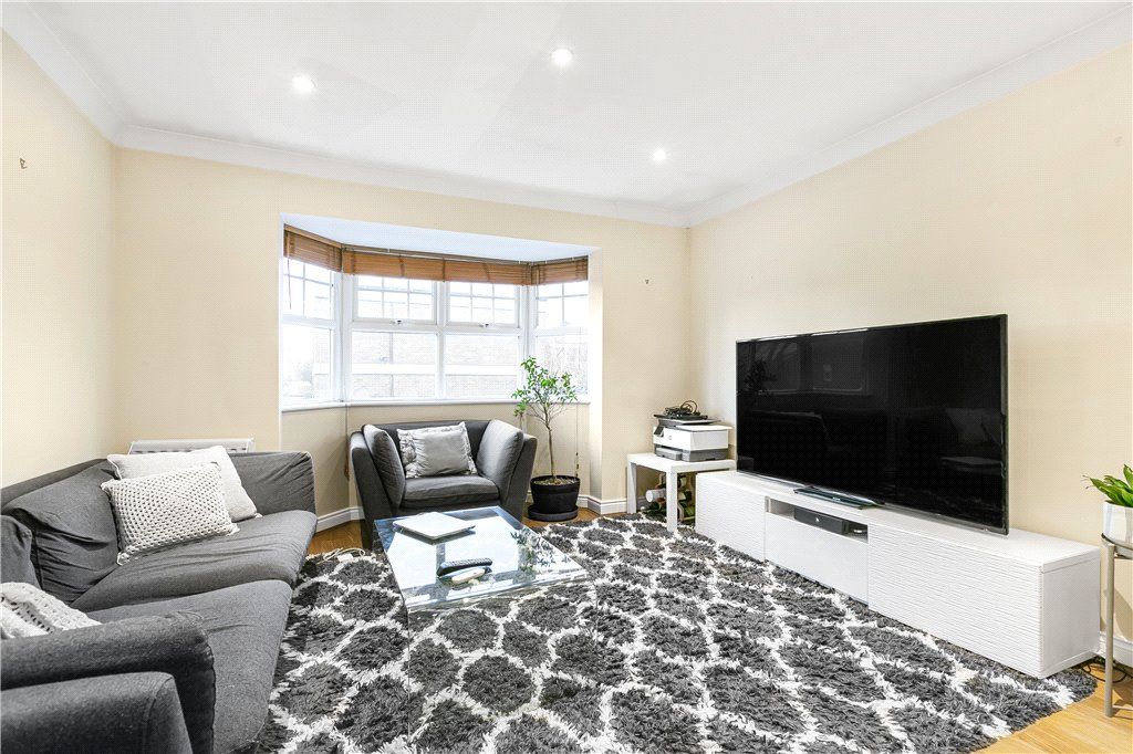 Property photo 2 of 13 Lounge