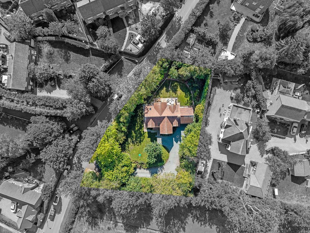 Property photo 2 of 45