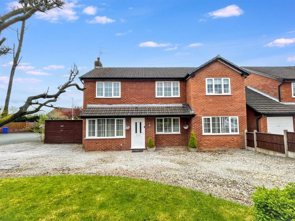 Property photo 1 of 33 Front Aspect