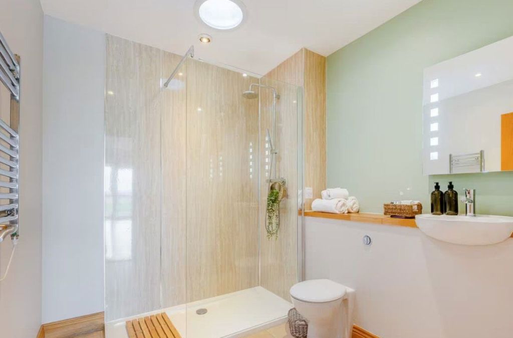 Property photo 3 of 27