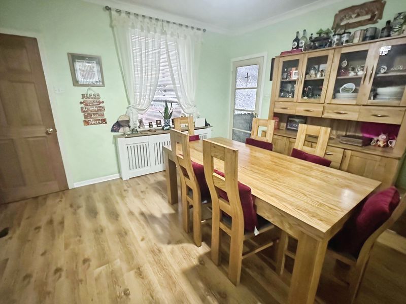 Property photo 3 of 15 Photo 6