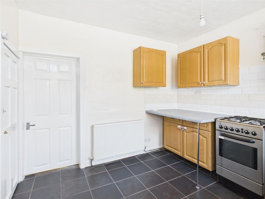 Property photo 3 of 13 Cam01931G0-Pr0306-Still009.Jpg