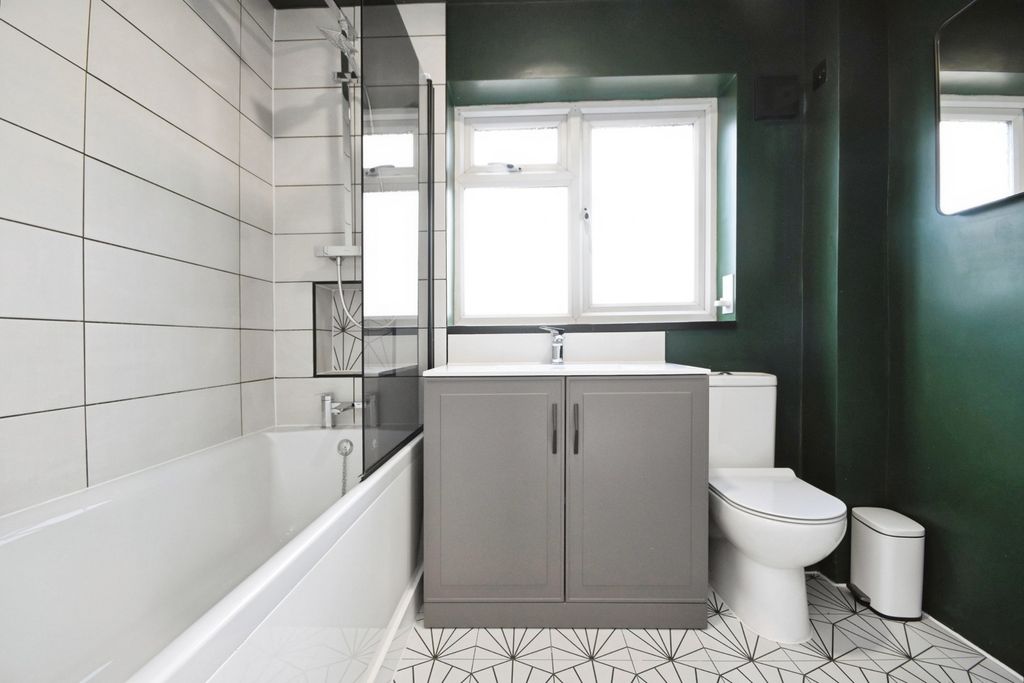Property photo 2 of 15 Bathroom