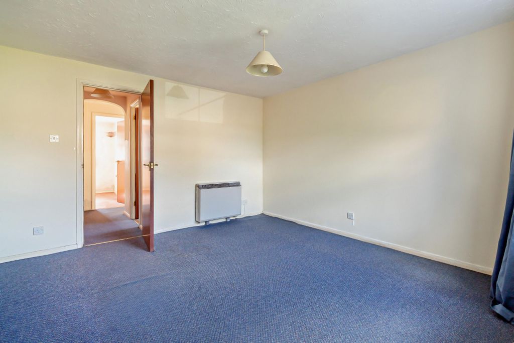 Property photo 3 of 6 8656088-Interior01-800.Jpg