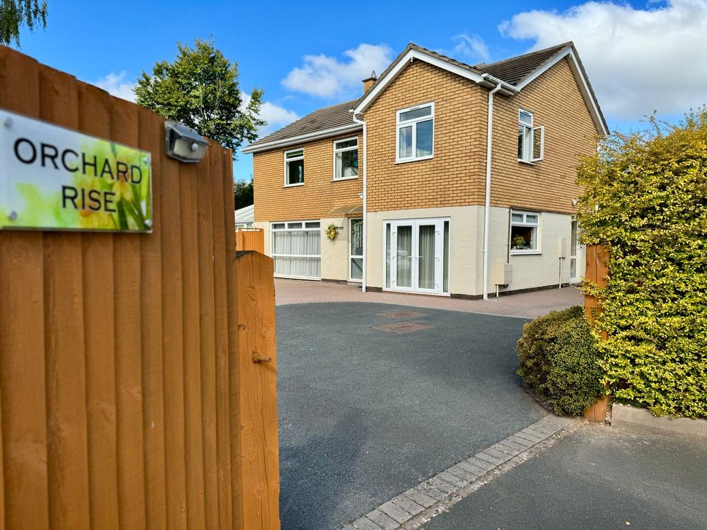Property photo 2 of 40