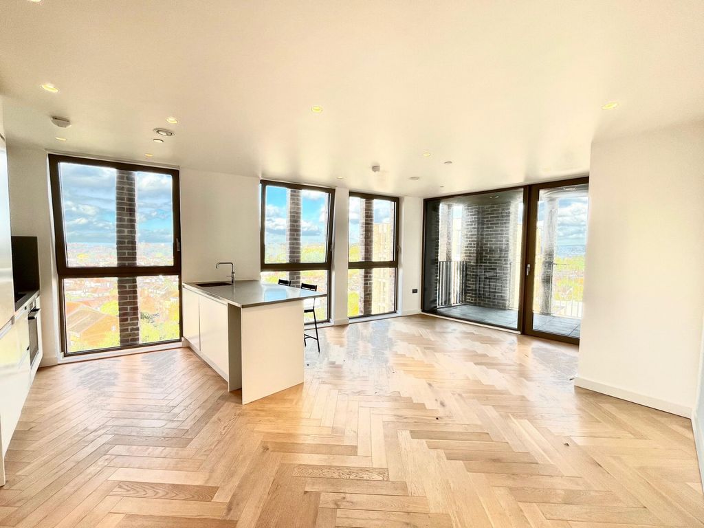 Property photo 3 of 12 Photo 1