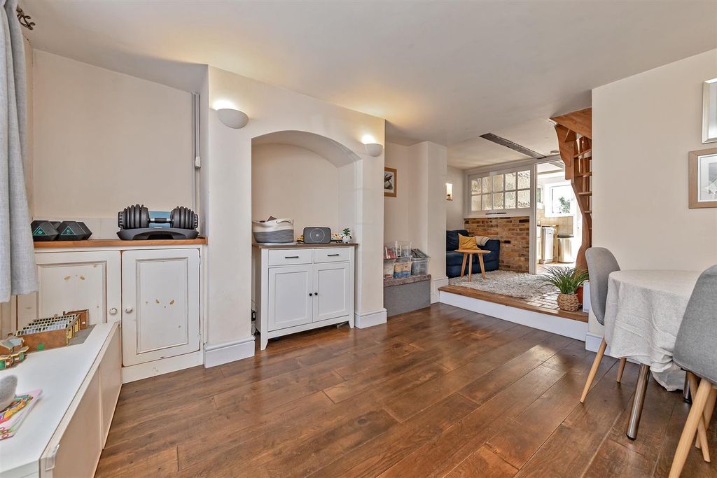 Property photo 2 of 17 106Highstreet-3.Jpg