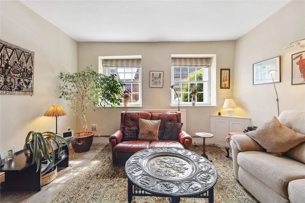 Property photo 3 of 15 Sitting Room