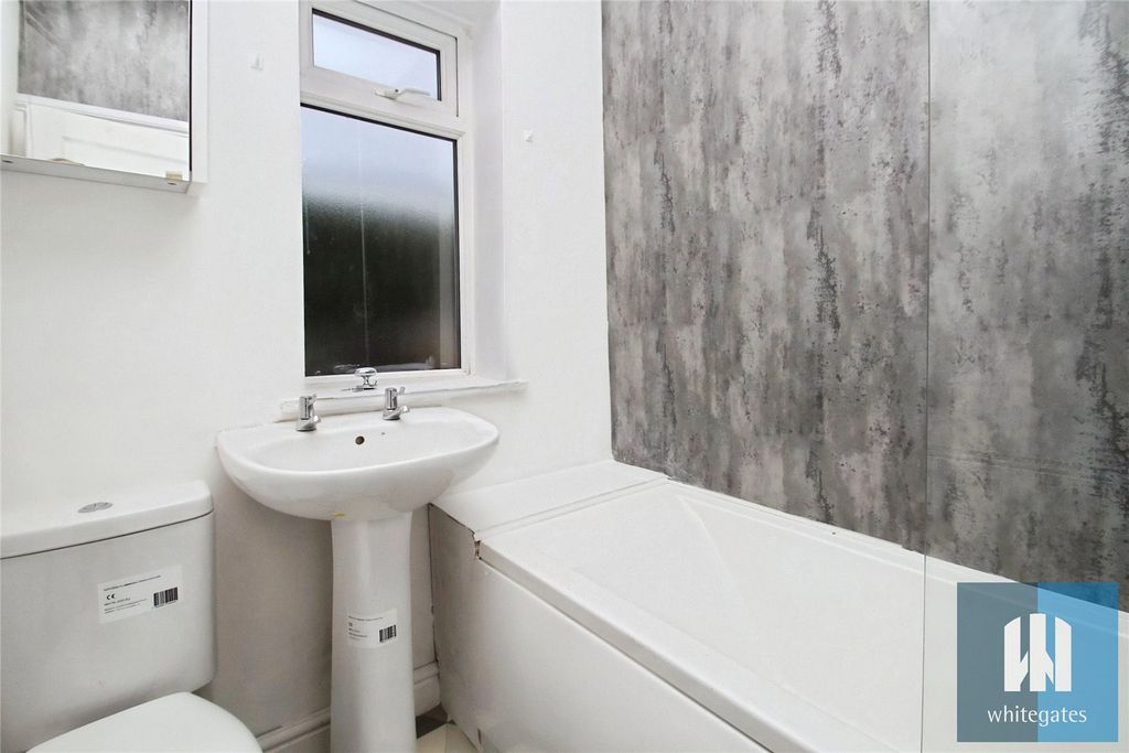 Property photo 3 of 8 Picture No. 17