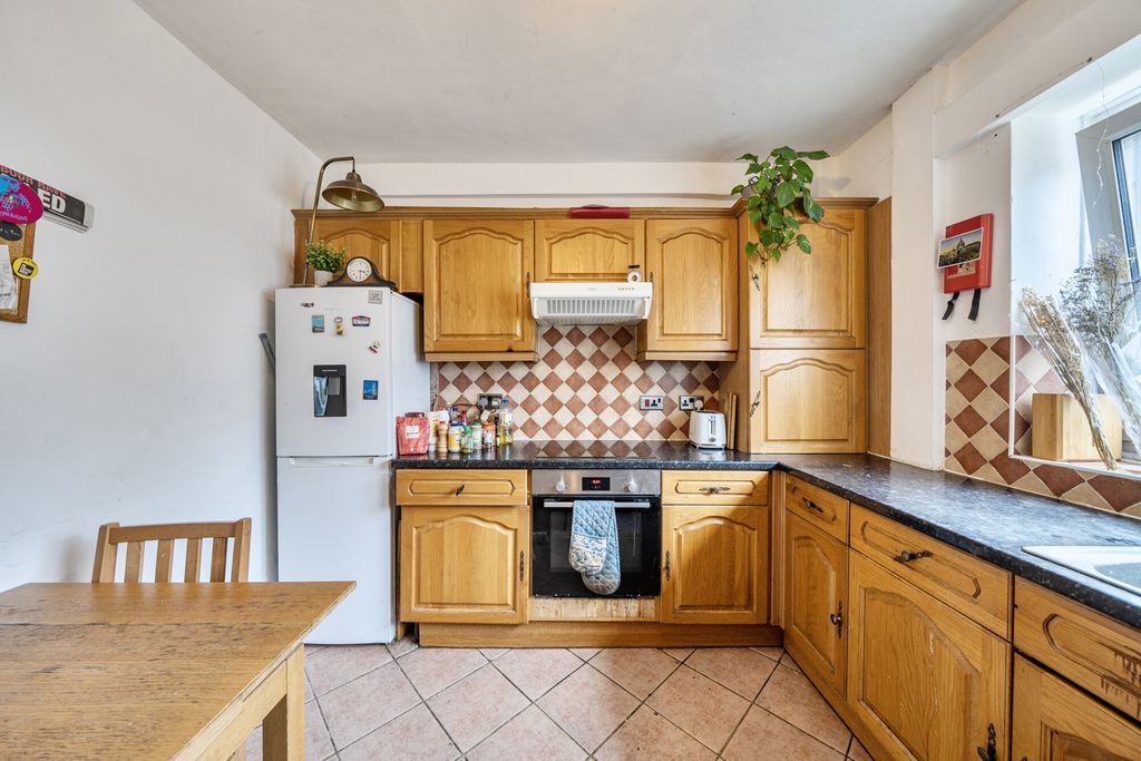 Property photo 1 of 16 Kitchen
