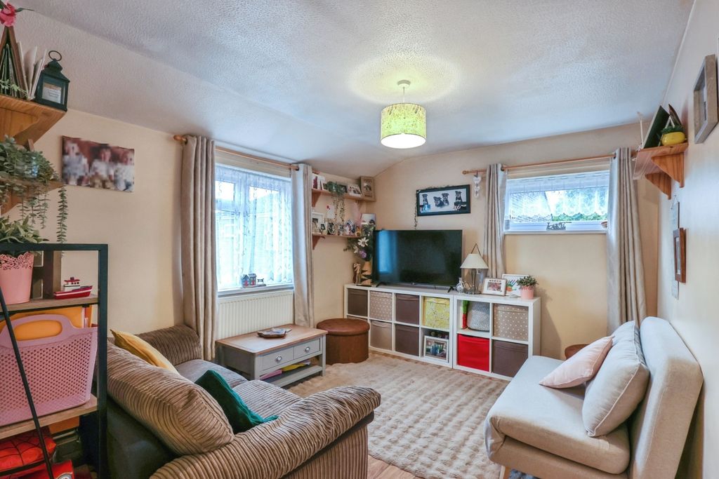 Property photo 3 of 17 Photo