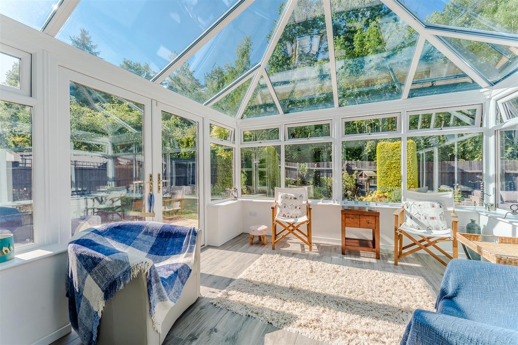 Property photo 2 of 35 Conservatory