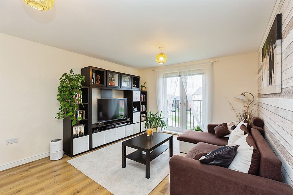 Property photo 3 of 14