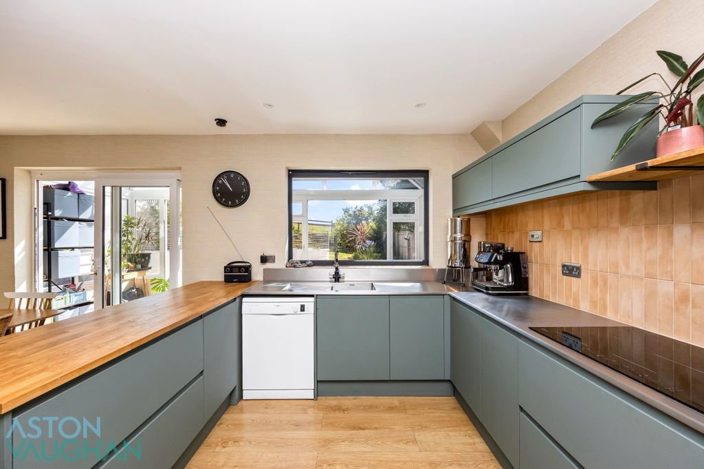 Property photo 3 of 21 5046382