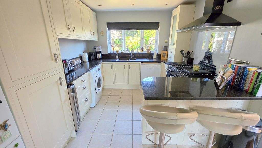 Property photo 2 of 16