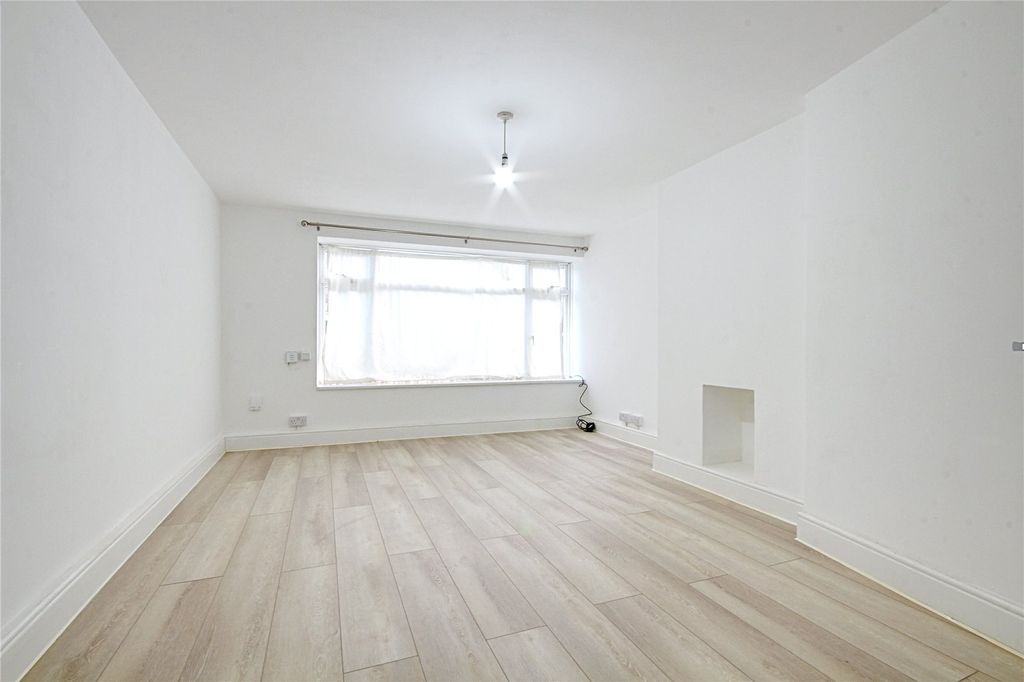Property photo 3 of 10 Picture No. 06