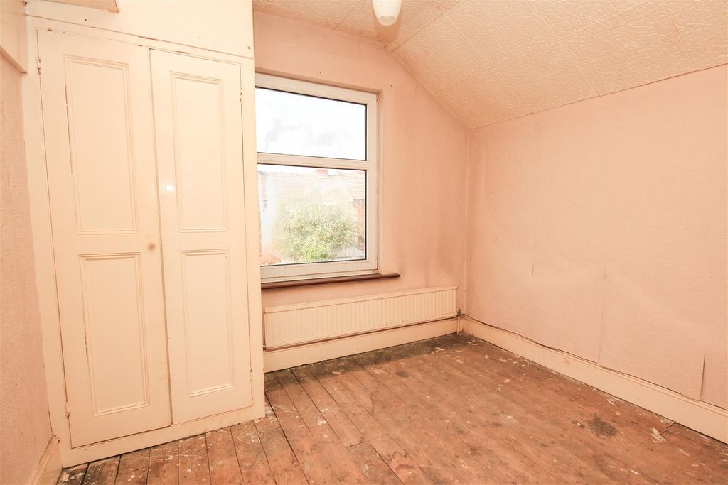 Property photo 3 of 14 Bed3.Jpg