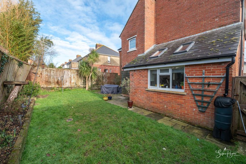 Property photo 2 of 30 Garden