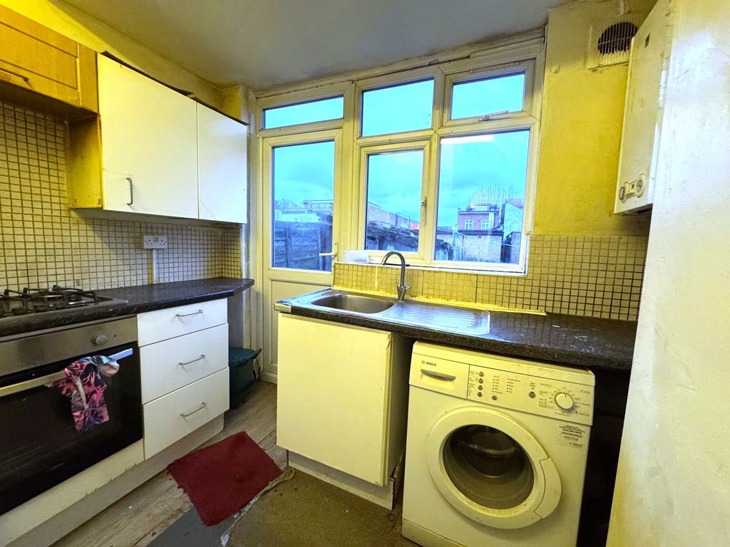 Property photo 3 of 9 Gallery