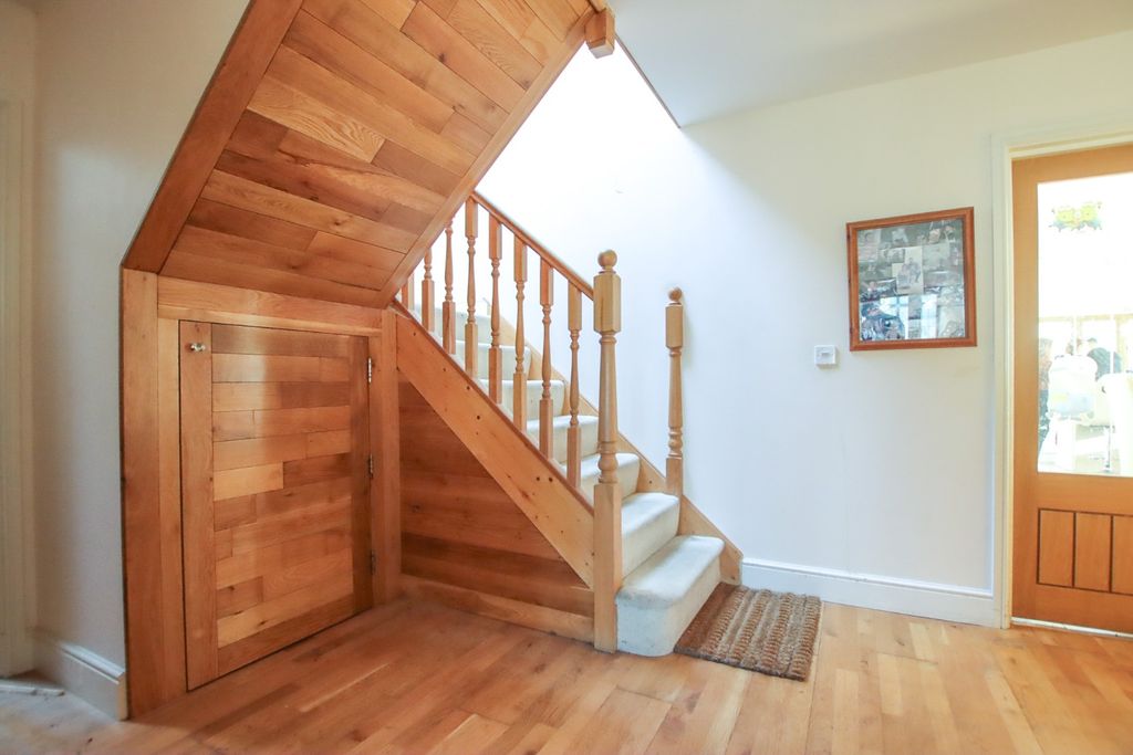 Property photo 3 of 13 2573155