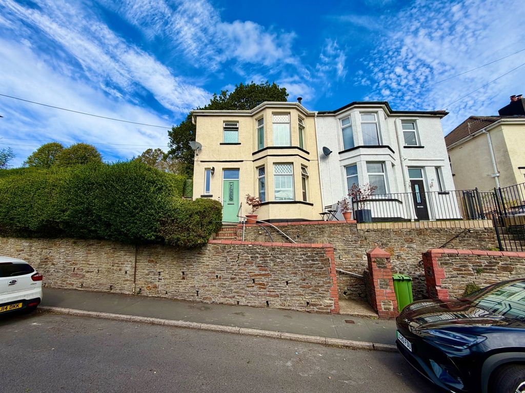 Property photo 1 of 53