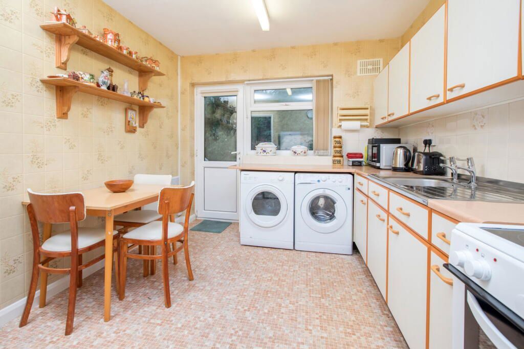 Property photo 3 of 23