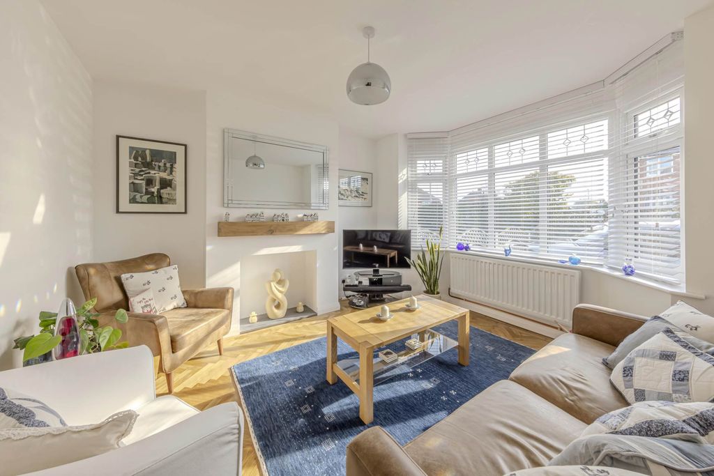 Property photo 3 of 24