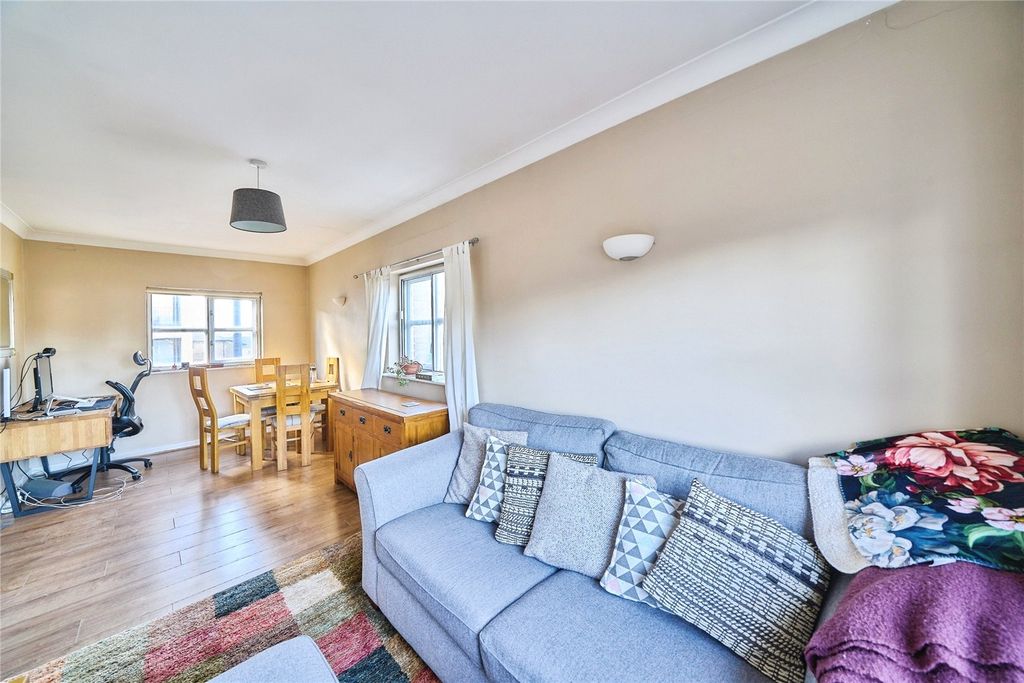 Property photo 3 of 14 Picture No. 06