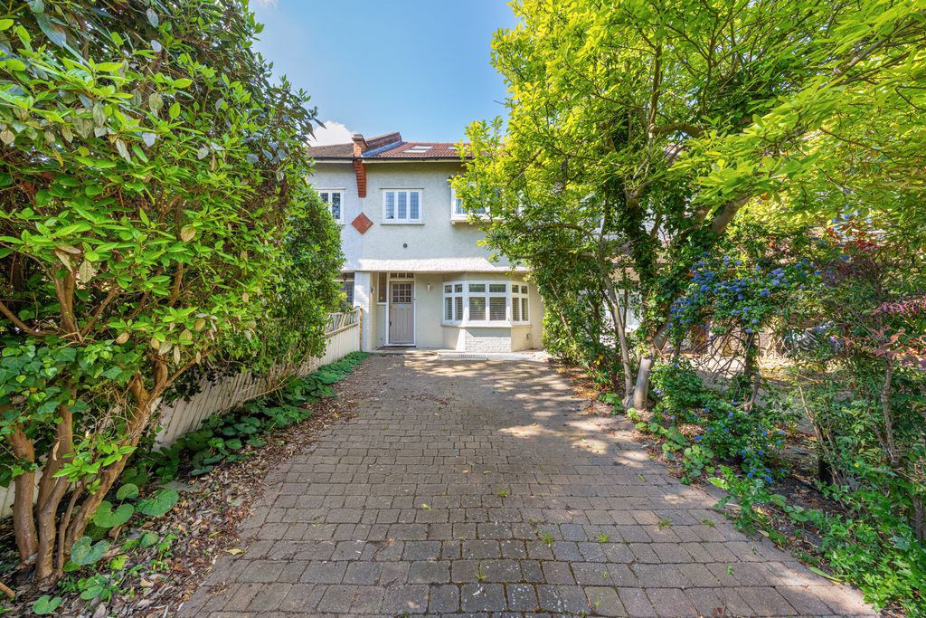 Property photo 2 of 22 Exterior