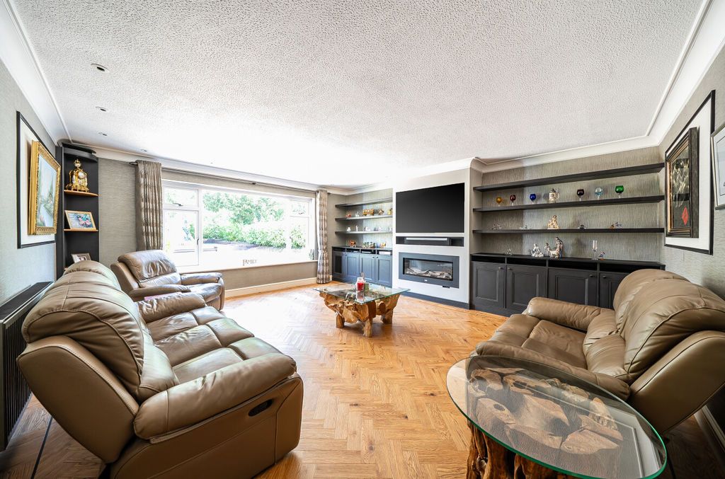 Property photo 2 of 19 Photo 5