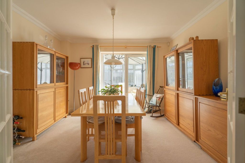 Property photo 3 of 29