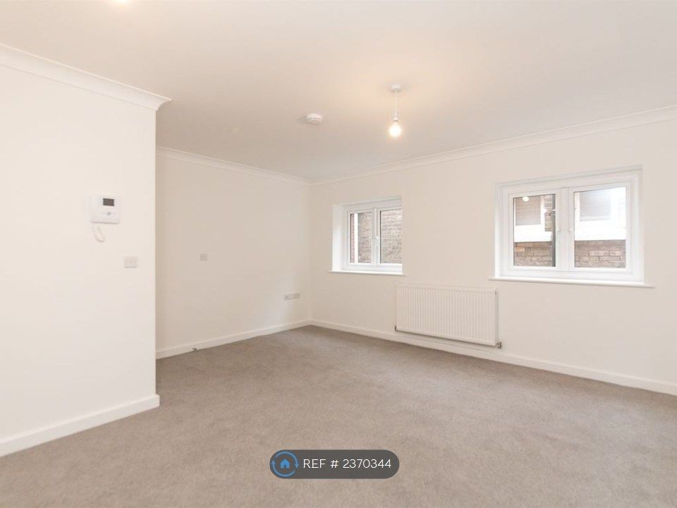 Property photo 3 of 5 Living Room